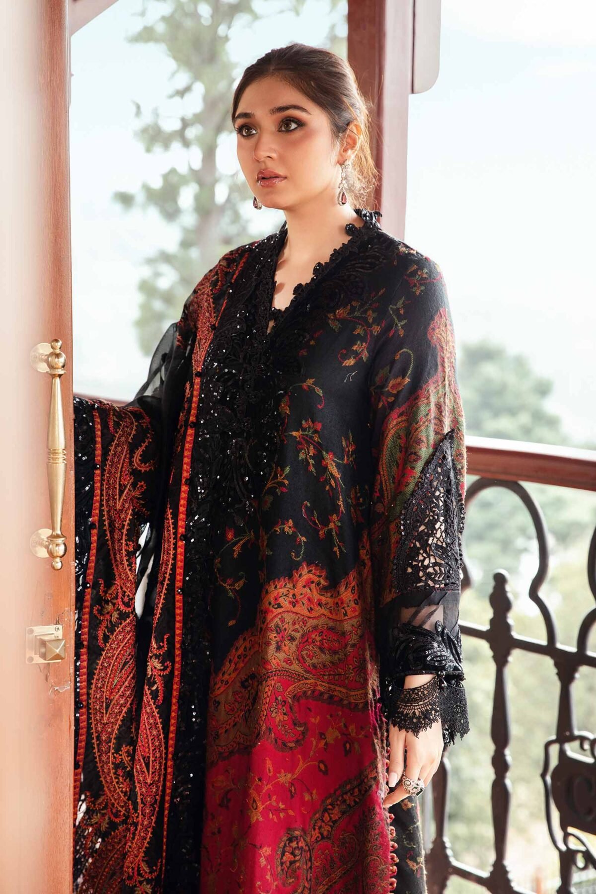 MARIA B Lawn & Chiffon Embroidered Elegance - Image 3